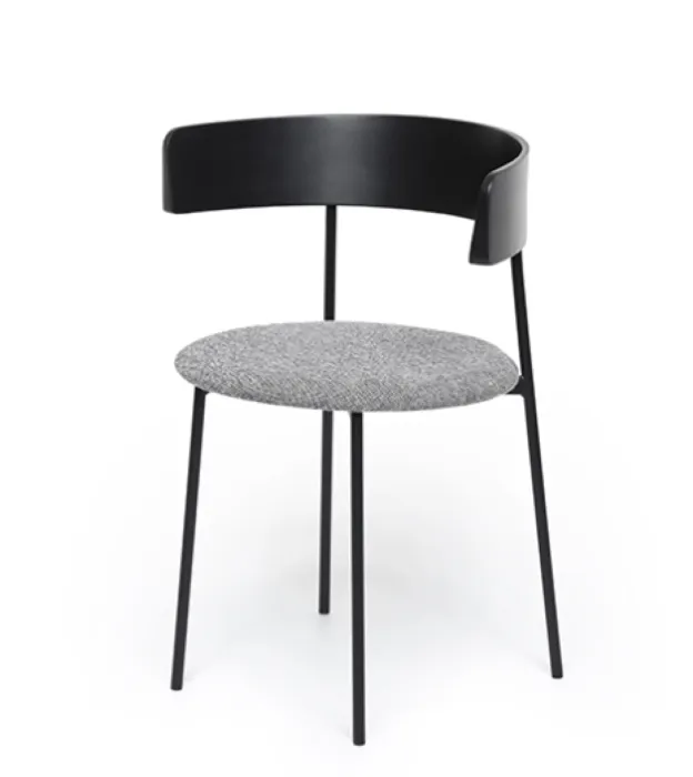Snelle Levering FEST Friday eetkamerstoel gestoffeerd brede rug-Black - Kvadrat Hallingdal 126